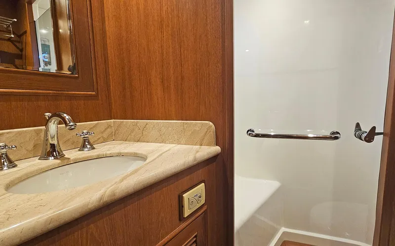 Slide: The Image of Outer Reef 700 Motoryacht 2012 - 30