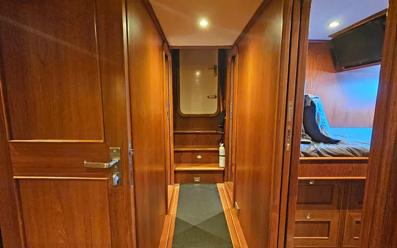 Slide: The Image of Outer Reef 700 Motoryacht 2012 - 39