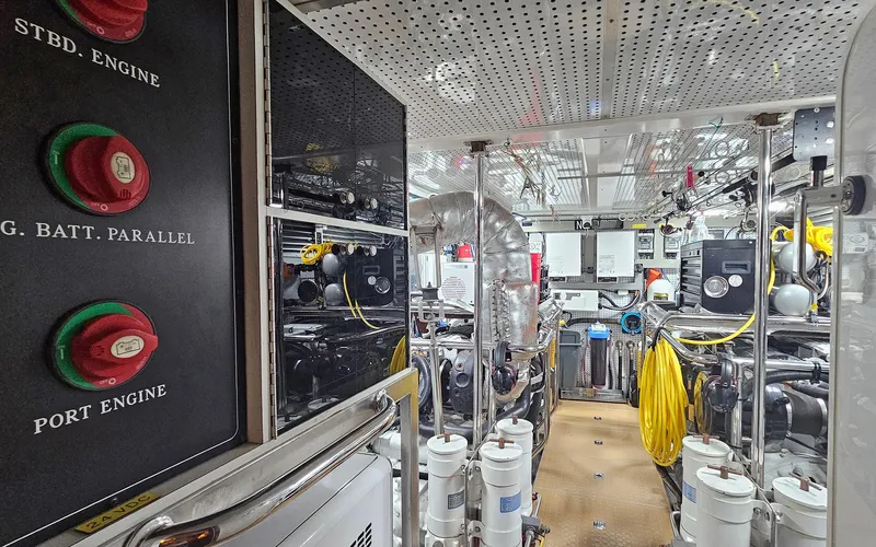 Slide: The Image of Outer Reef 700 Motoryacht 2012 - 43