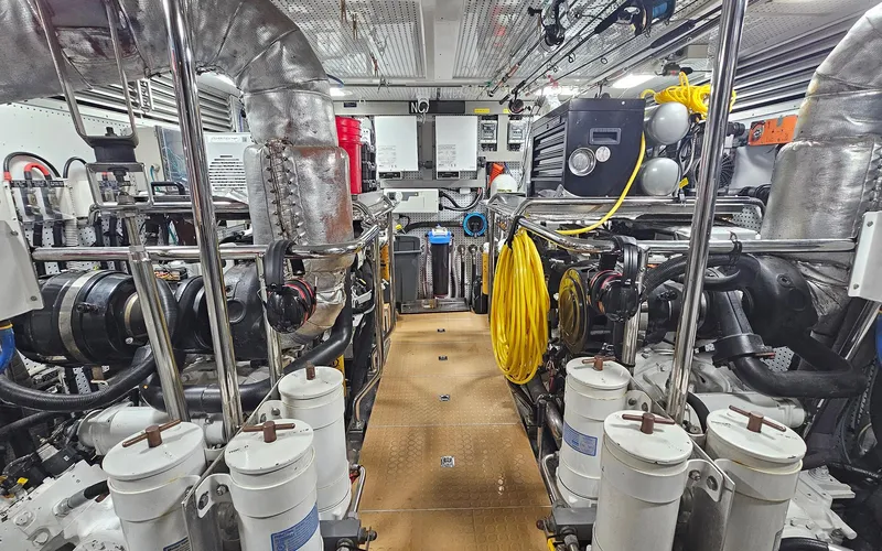 Slide: The Image of Outer Reef 700 Motoryacht 2012 - 44