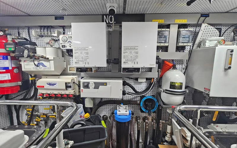 Slide: The Image of Outer Reef 700 Motoryacht 2012 - 45