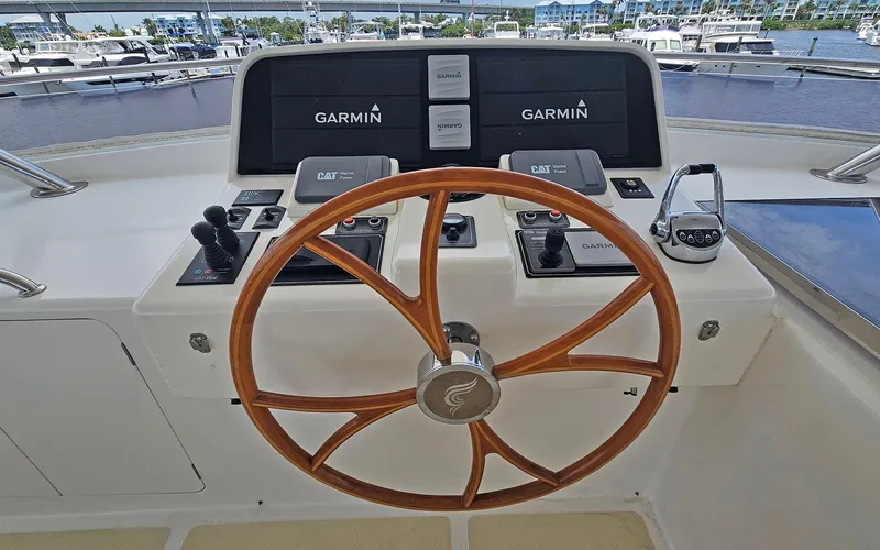 Slide: The Image of Outer Reef 700 Motoryacht 2012 - 51