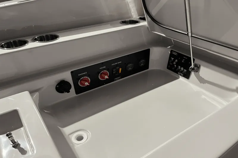 Slide: The Image of Aviara AV32 2024 - 6