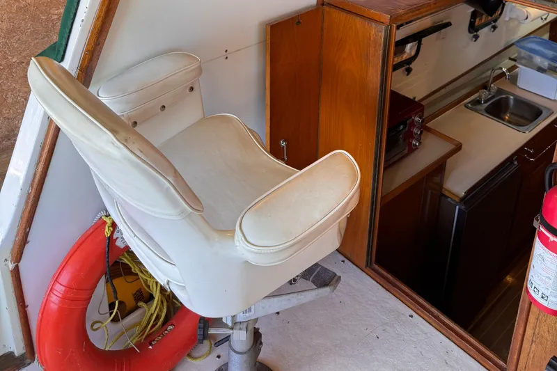 Slide: The Image of Hyundai Roughwater 29 1979 - 41