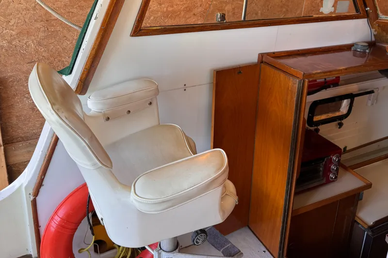Slide: The Image of Hyundai Roughwater 29 1979 - 87
