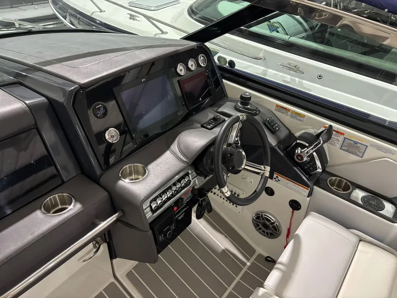 Slide: The Image of Formula 330 Crossover Bowrider 2022 - 11