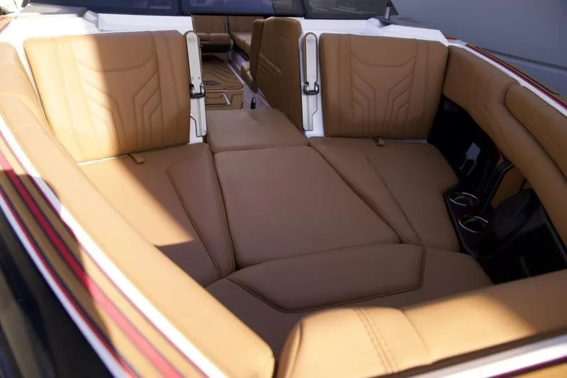 Slide: The Image of Malibu 25 LSV 2026 - 11