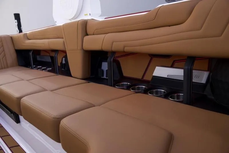 Slide: The Image of Malibu 25 LSV 2026 - 41