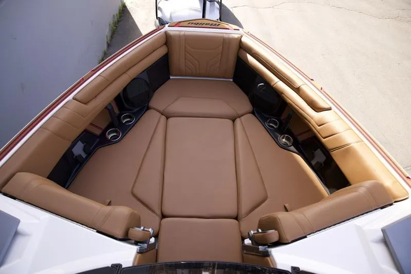 Slide: The Image of Malibu 25 LSV 2026 - 30