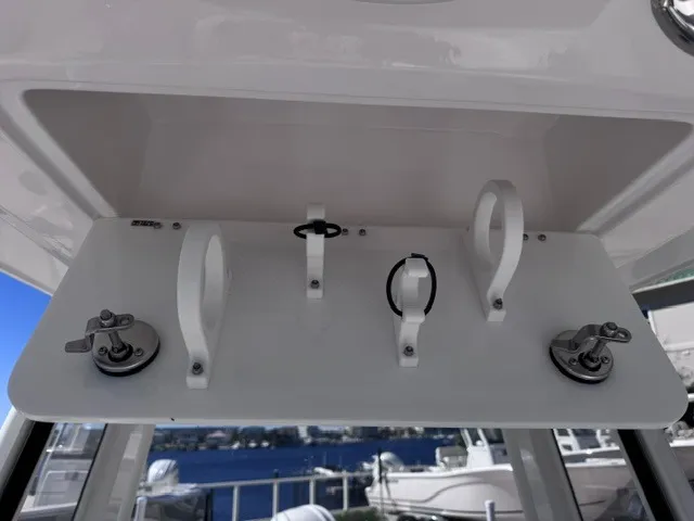 Slide: The Image of Sea Fox 248 COMMANDER 2027 - 20