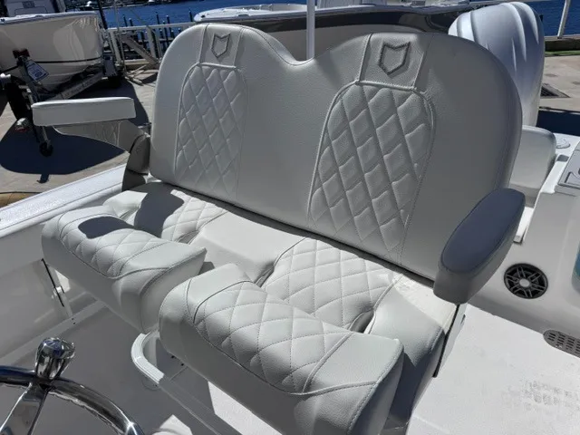 Slide: The Image of Sea Fox 248 COMMANDER 2027 - 18