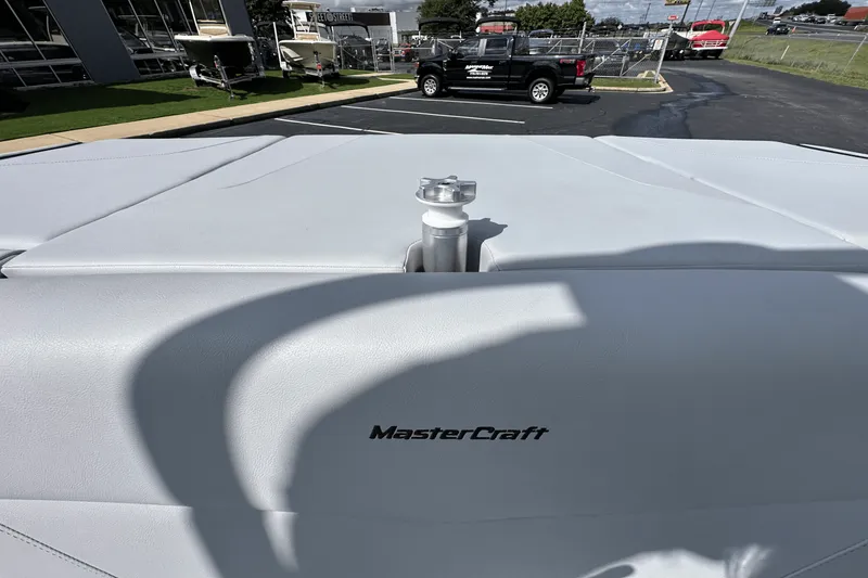 Slide: The Image of MasterCraft NXT22 2024 - 16