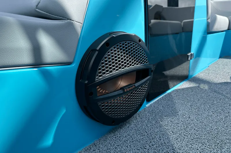 Slide: The Image of MasterCraft NXT22 2024 - 17