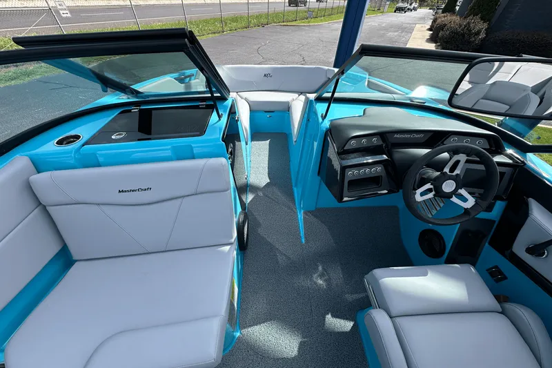 Slide: The Image of MasterCraft NXT22 2024 - 7