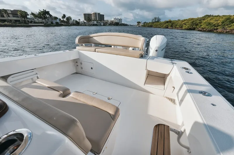 Slide: The Image of Bahama 37 2017 - 16