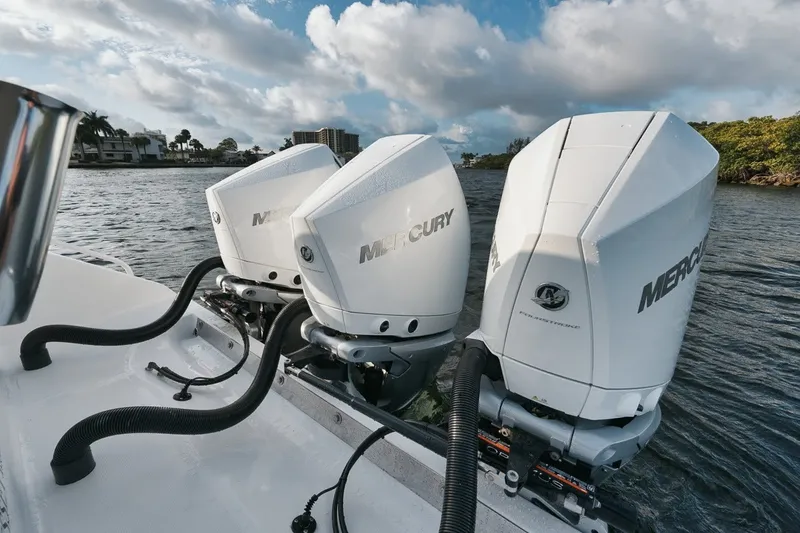 Slide: The Image of Bahama 37 2017 - 18