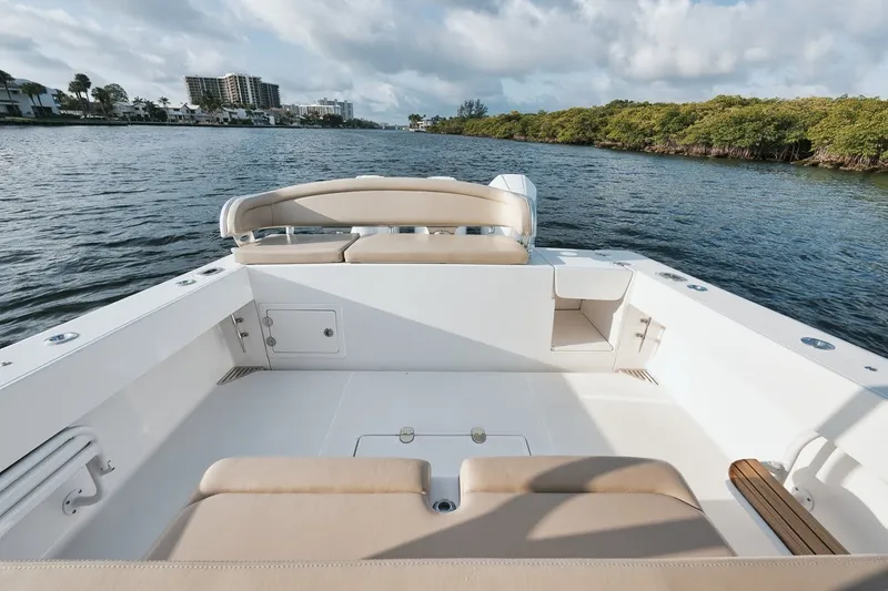Slide: The Image of Bahama 37 2017 - 25