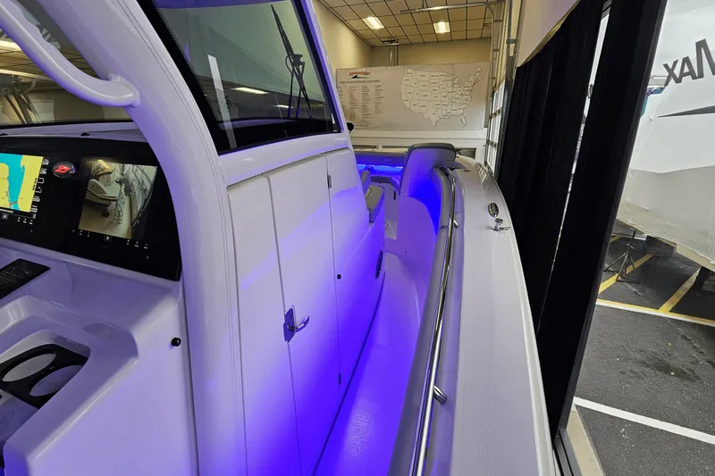 Slide: The Image of Scout 305LXF 2024 - 28