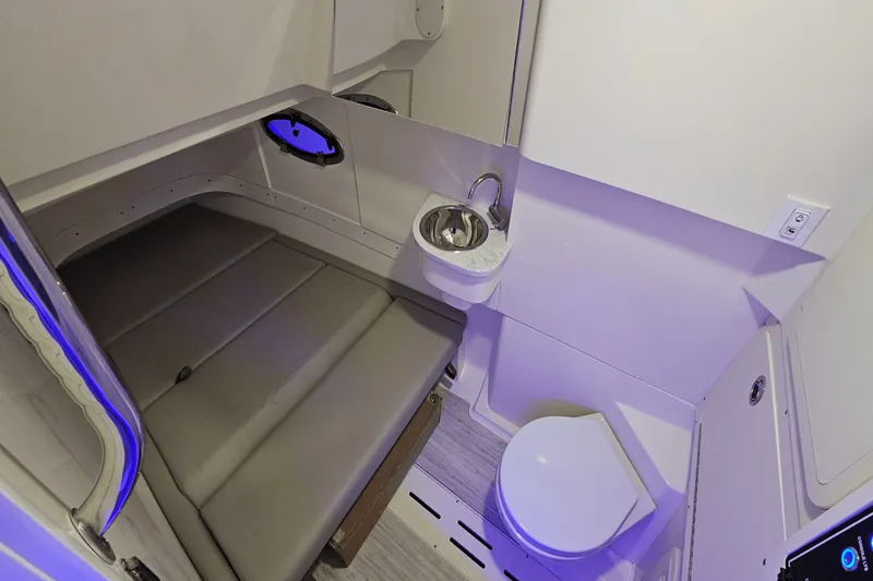 Slide: The Image of Scout 305LXF 2024 - 29