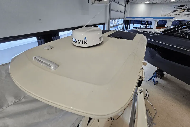 Slide: The Image of Scout 305LXF 2024 - 42