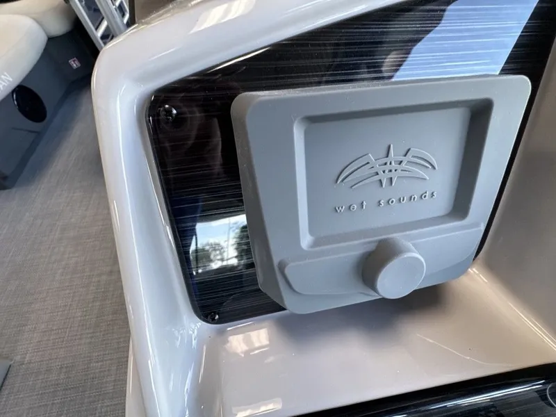 Slide: The Image of Sylvan MIRAGE 8520 PARTY FISH 2026 - 29