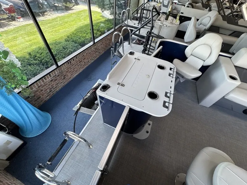 Slide: The Image of Sylvan MIRAGE 8520 PARTY FISH 2026 - 42