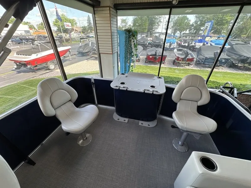 Slide: The Image of Sylvan MIRAGE 8520 PARTY FISH 2026 - 37