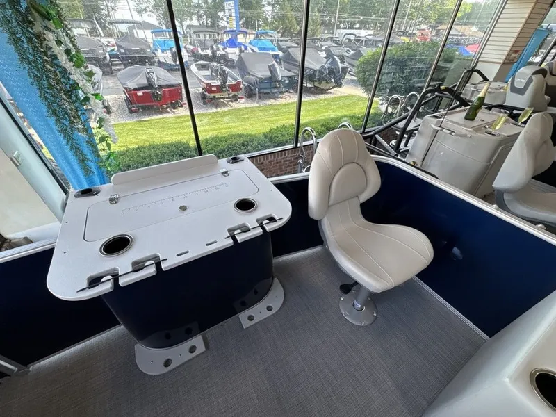 Slide: The Image of Sylvan MIRAGE 8520 PARTY FISH 2026 - 38