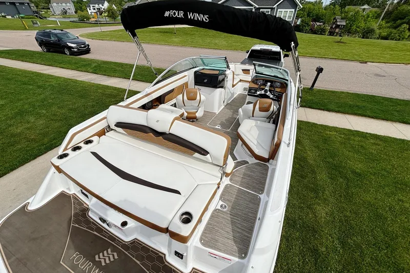 Slide: The Image of Four Winns HD220 2020 - 7