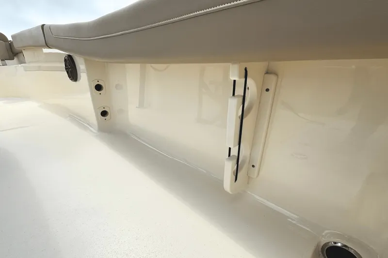 Slide: The Image of Scout 215 XSF 2024 - 9