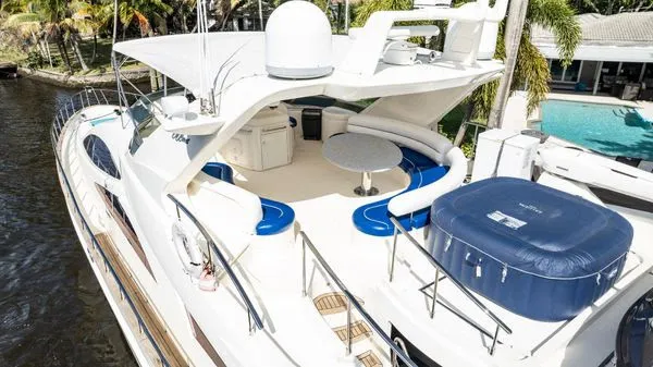 Slide: The Image of Azimut 80 Carat 2003 - 3