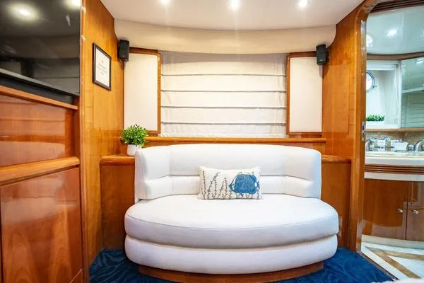 Slide: The Image of Azimut 80 Carat 2003 - 18