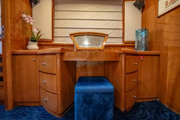 Slide: The Image of Azimut 80 Carat 2003 - 21