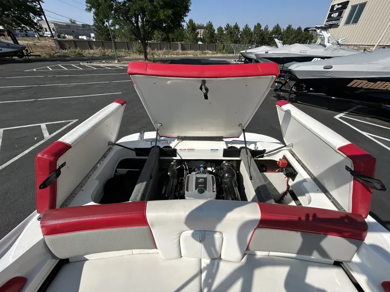 Slide: The Image of Sea Ray Ray 205 Sport 2011 - 18