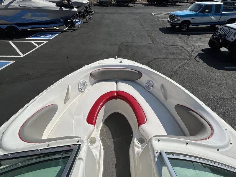 Slide: The Image of Sea Ray Ray 205 Sport 2011 - 16