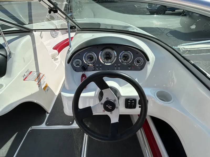 Slide: The Image of Sea Ray Ray 205 Sport 2011 - 14