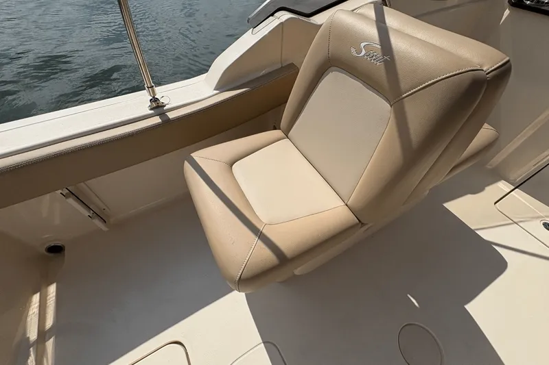 Slide: The Image of Scout 215 Dorado 2024 - 15