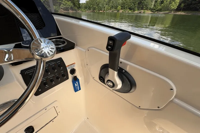 Slide: The Image of Scout 215 Dorado 2024 - 22