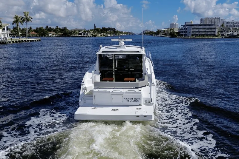 Slide: The Image of Cruisers Yachts 42 Cantius 2024 - 10