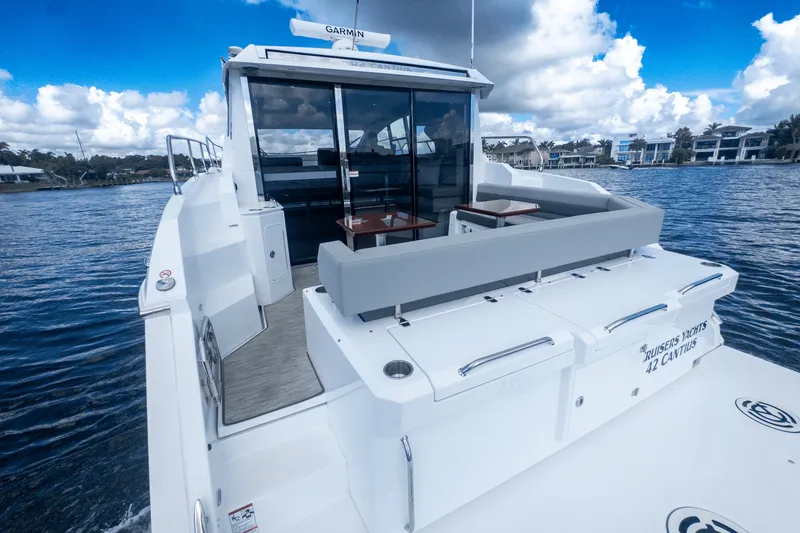 Slide: The Image of Cruisers Yachts 42 Cantius 2024 - 12