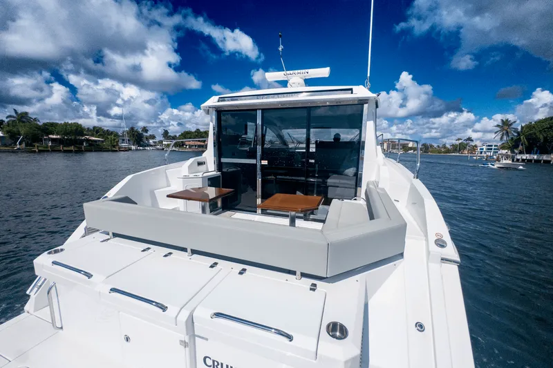 Slide: The Image of Cruisers Yachts 42 Cantius 2024 - 14