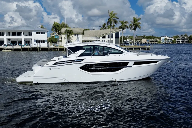 Slide: The Image of Cruisers Yachts 42 Cantius 2024 - 2
