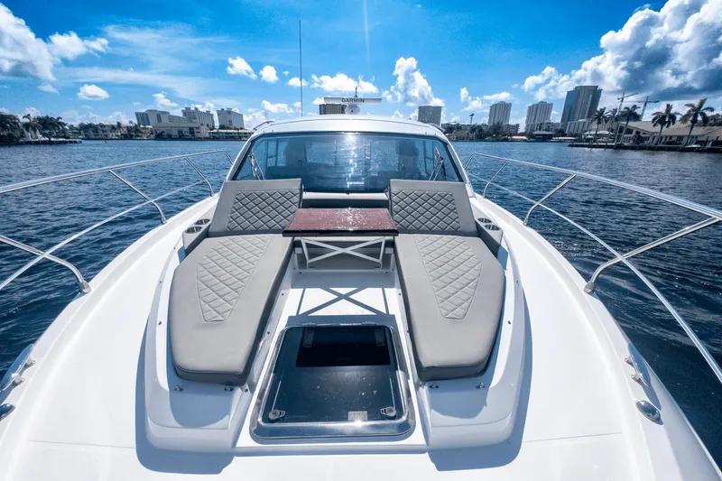 Slide: The Image of Cruisers Yachts 42 Cantius 2024 - 28