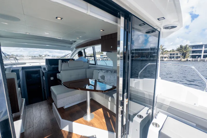 Slide: The Image of Cruisers Yachts 42 Cantius 2024 - 32