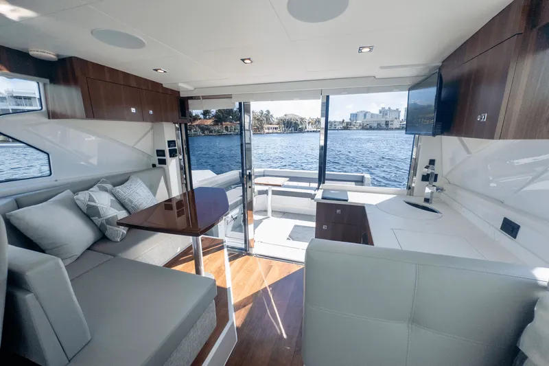 Slide: The Image of Cruisers Yachts 42 Cantius 2024 - 35