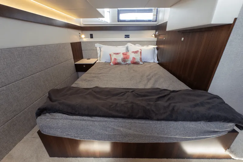 Slide: The Image of Cruisers Yachts 42 Cantius 2024 - 52