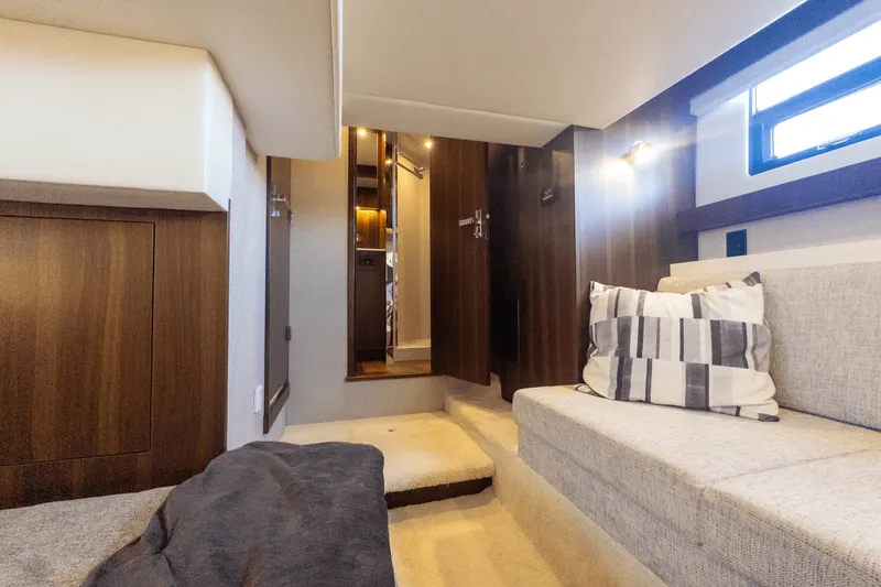 Slide: The Image of Cruisers Yachts 42 Cantius 2024 - 54