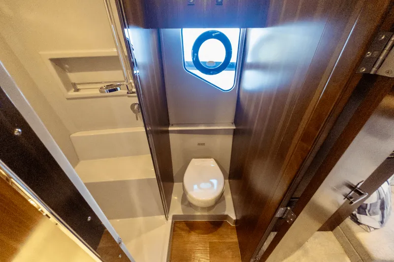 Slide: The Image of Cruisers Yachts 42 Cantius 2024 - 56