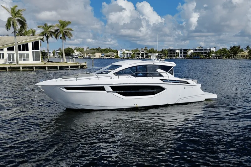 Slide: The Image of Cruisers Yachts 42 Cantius 2024 - 6