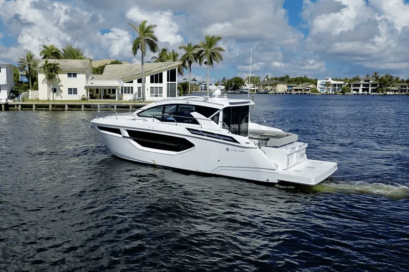 Slide: The Image of Cruisers Yachts 42 Cantius 2024 - 7